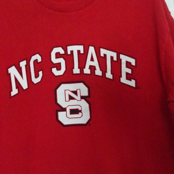 NC STATE UNIV. WOLFPACK Men's Size L Red S. Sleeve T-Shirt Tee - Picture 2 of 4